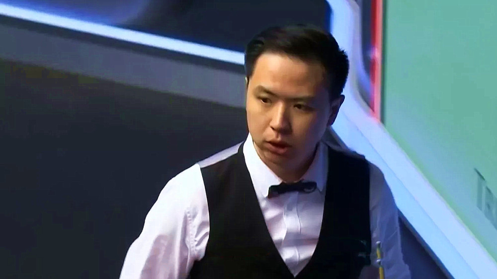 解说员因随 解说员因随